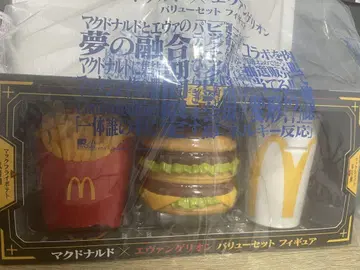 에바 맥 콜라보 피규어