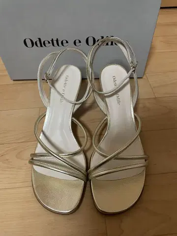 Odette e Odile 샌들