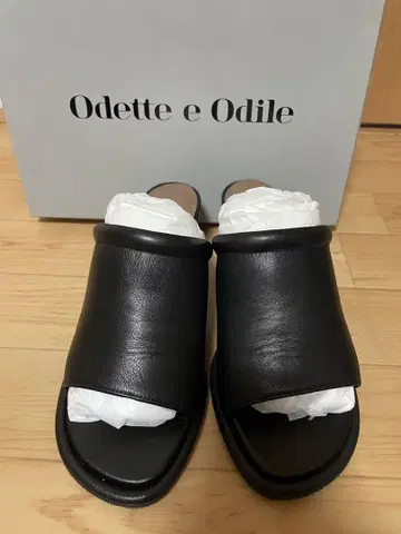 Odette e Odile 샌들