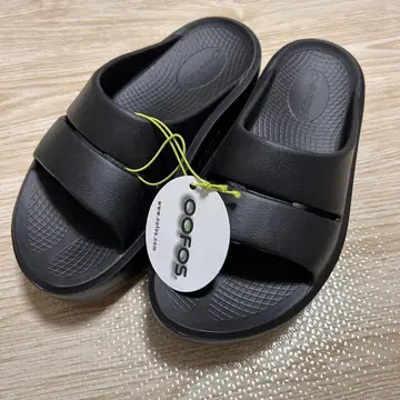 새상품 우포스 리커버리 샌들 블랙 23cm 통굽