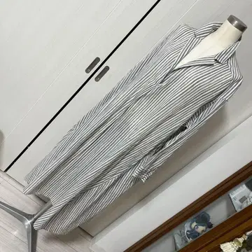 프리스틴 스트라이프 패턴 긴팔 셔츠 원피스