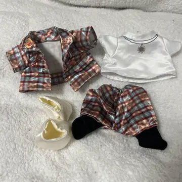 메이 태양의 행진 옷 갈아입히기