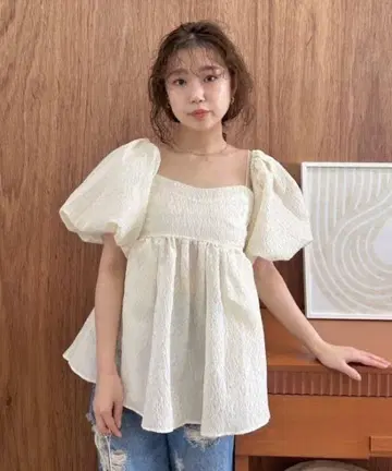 LILYBROWN 3way 자카드 페플럼 뷔스티에 아이보리