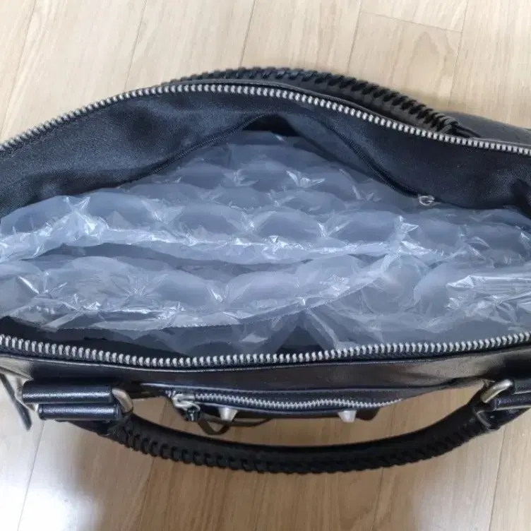 韓国商品/ROCKCAKE Big Diaz Bag MUSINSA | ROCKCAKE Big Diaz Bag - Burgundy