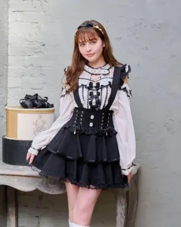 lizlisa 서스펜더가 달린 티어드 치마바지