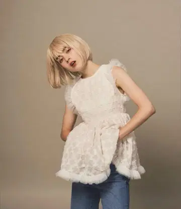 "발레리나" 깃털 페플럼 톱