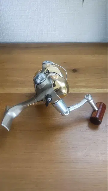 ULTEGRA 1000 스피닝 릴