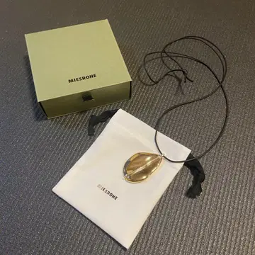MIESROHE NUANCE MOTIF NECKLACE 골드