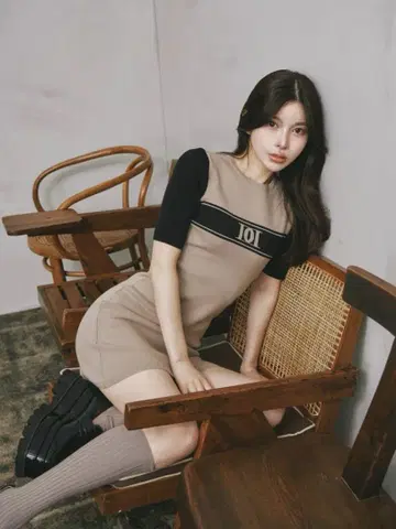 Darich DD 로고 바이컬러 니트 미니 원피스 BEG