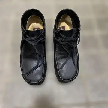 Clarks 왈라비 블랙
