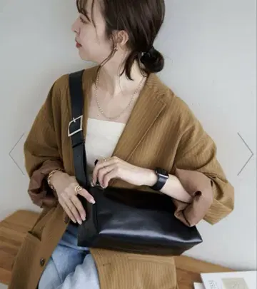 멀티 WAY 원 핸들 숄더백 블랙 디스코트