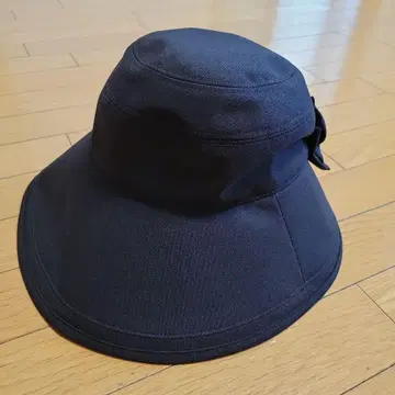 아시야 로사브란 블랙 리본이 달린 햇