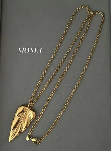 MONET 모네 리프형 펜던트 롱 목걸이
