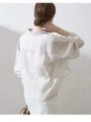 이에나 라미 숏 셔츠
