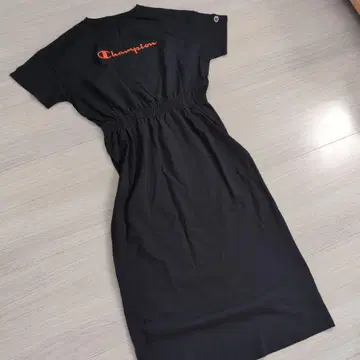 Champion 블랙 반팔 원피스