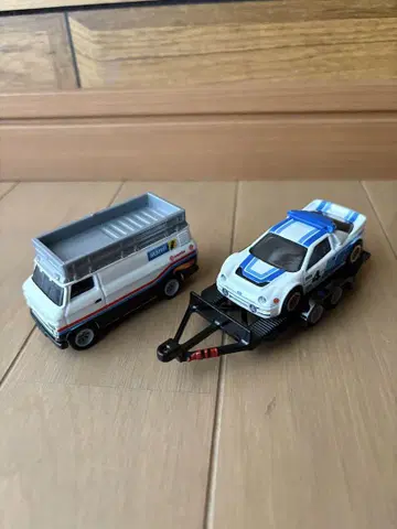 Hot Wheels 트레일러 포함 미니카