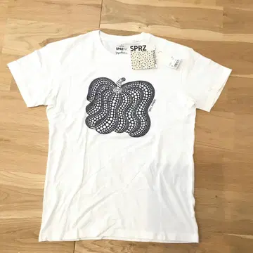 UNIQLO 유니클로 SPRZ NY 쿠사마 야요이 MoMA 티셔츠 호박