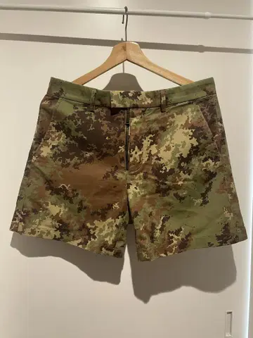 정품 새상품급 DSQUARED2 카모플라쥬 숏 팬츠 16Y