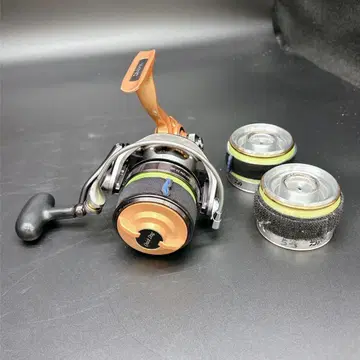 [DAIWA] 캐스티즘 25QD 낚시릴 여분 스풀 2개 포함 새상품급