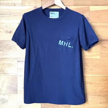[ MHL. 마가렛호웰 ] 티셔츠 가슴 포켓 무지 네이비 남성용 M