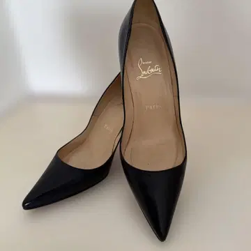 Christian Louboutin 블랙 하이힐
