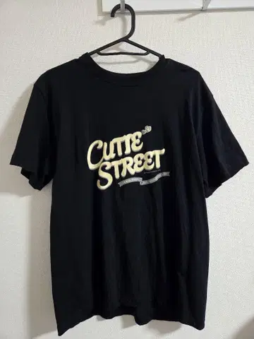 착용 있음 새상품급 CUTIE STREET 로고 티셔츠 블랙 M 사이즈