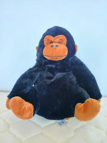 검은 고릴라 봉제 인형