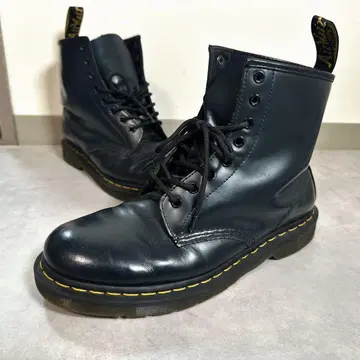 Dr. Martens 닥터마틴 부츠 블랙 AW006 US10