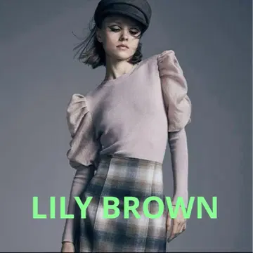 LILY BROWN 파워 숄더 이질 소재 퍼프 슬리브 리브 니트