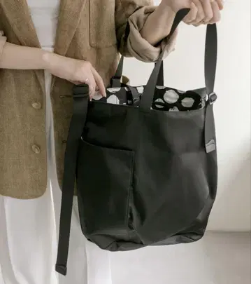 이아파피요네 조절 토트백