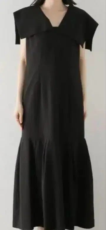 CLANE 빅 칼라 원피스