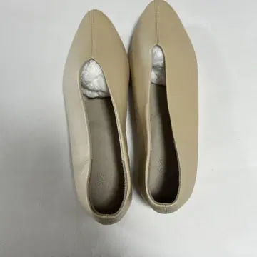 펌프스 천연 가죽 로우힐 에마 일본제 베이지 23cm