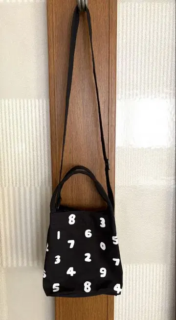 sousou 프린트 숄더백 블랙