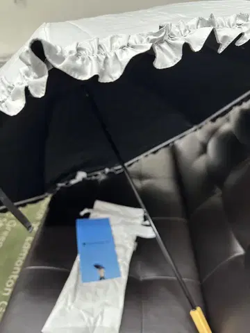 SUN BARRIER 100 프릴이 달린 접이식 우산