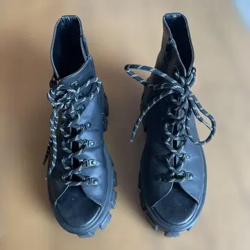 moussy 블랙 가죽 하이컷 부츠
