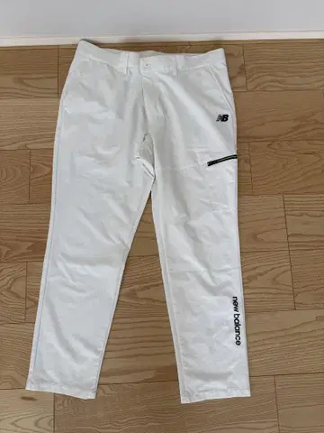 New Balance 화이트 슬림 핏 팬츠