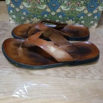 일비종떼 가죽 샌들 26cm 상당