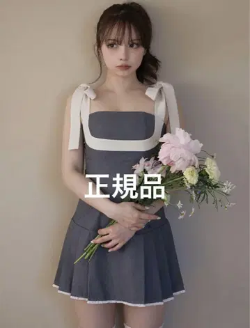 앤드메리 추추 플리츠 리본 드레스 회색