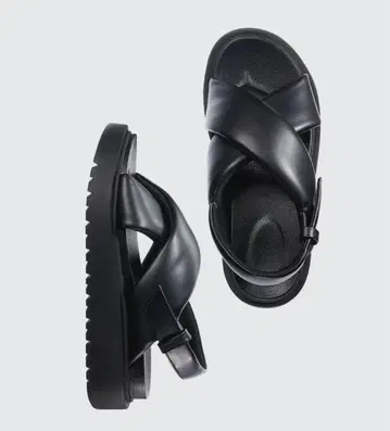 유니클로 크로스 스트랩 샌들 블랙 스포츠 샌들 M-24.0cm