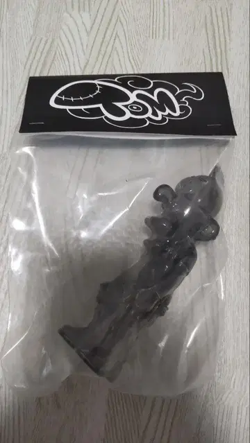 TOM 클리어 블랙 오리지널 피규어