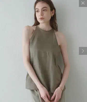 프렌치 린넨 홀터 블라우스