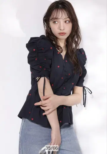 리랜드트루 하트 자수 페플럼 블라우스 2025