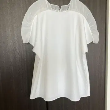띠어리 럭스 화이트 쉬폰 상의