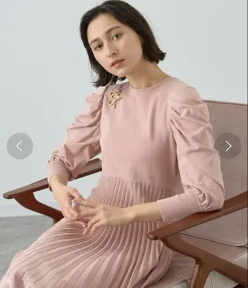 컨디션 최상 아나이 2023 SS 도킹 플리츠 절개 원피스 38