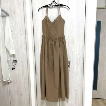 ZARA 슬리브리스 맥시 원피스