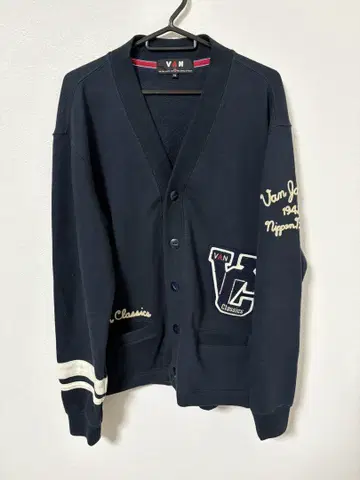 VAN Classics 네이비 레터드 가디건 M 사이즈