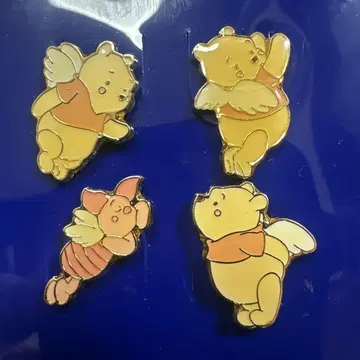 Disney Store 천사 곰돌이 푸 핀 배지 세트