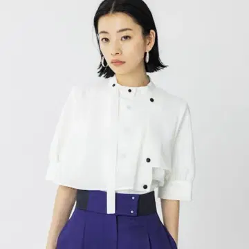하프 타이 숏 슬리브 블라우스