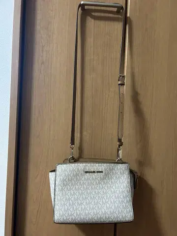 MICHAEL KORS 숄더백 화이트