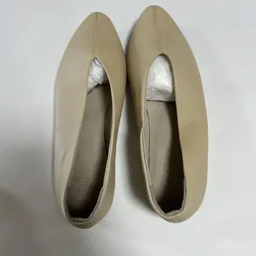 펌프스 천연 가죽 로우 힐 에마 일본제 베이지 22.5cm